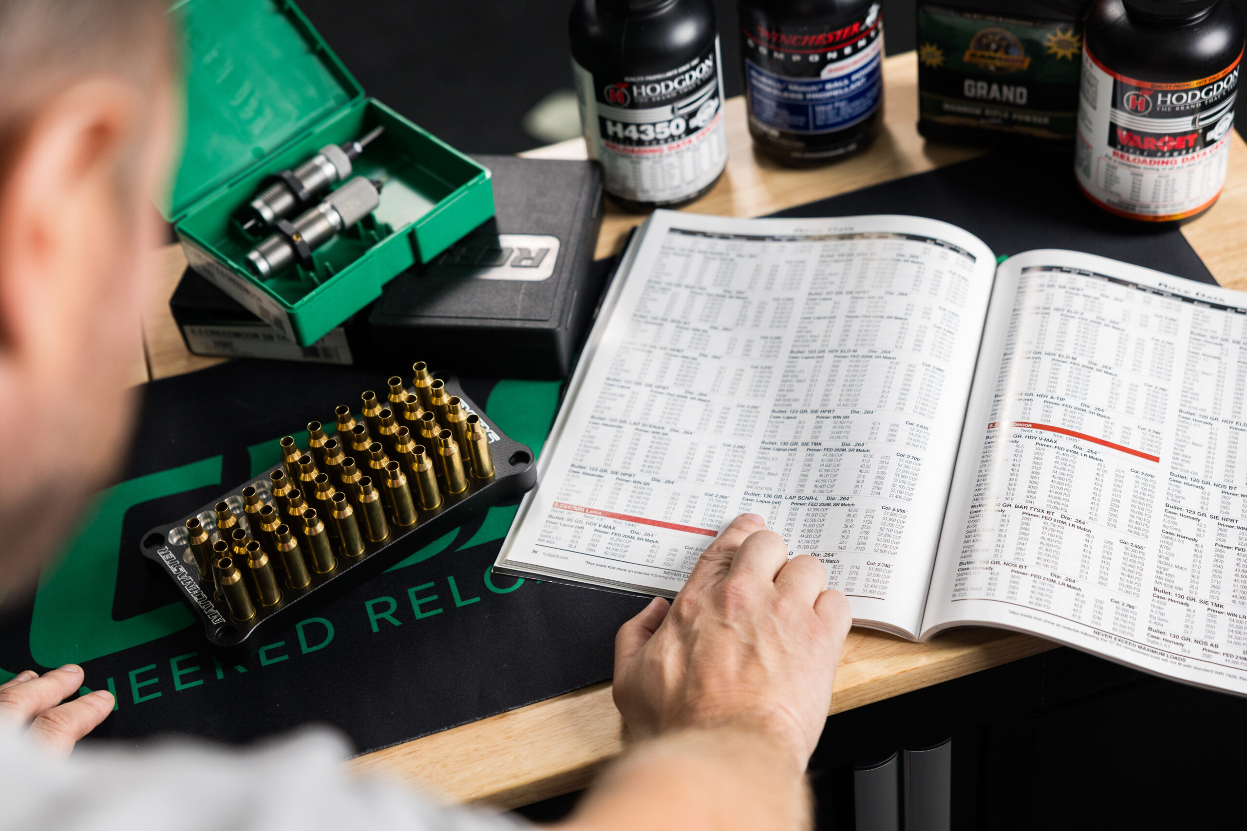 【洋書】HODGDON　銃弾火薬データ・マニュアル 第26版 Hodgdon Data Manual No. 26: Hodgdon Powder Company; Shepherd, Tom